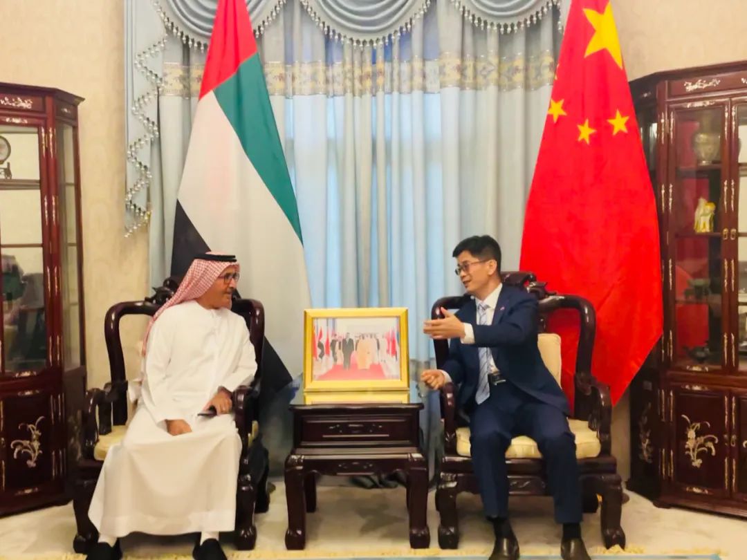 李旭航总领事会见穆尔亲王